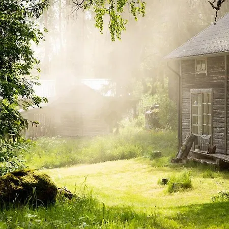 Tarina-aho Bed and breakfast